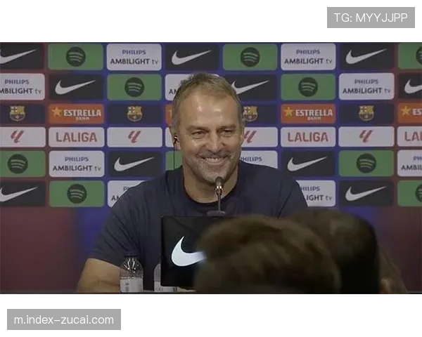 西媒：弗里克今日训练安排孔德踢右后卫 费兰出任中锋